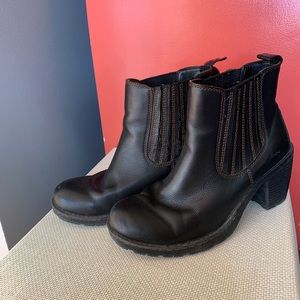 Sz 8 BØC black heeled boots